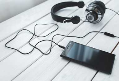 欧冠赛场巴萨7-2大胜纽卡，马竞总比分7-5热刺，西甲三强全部晋级八强！